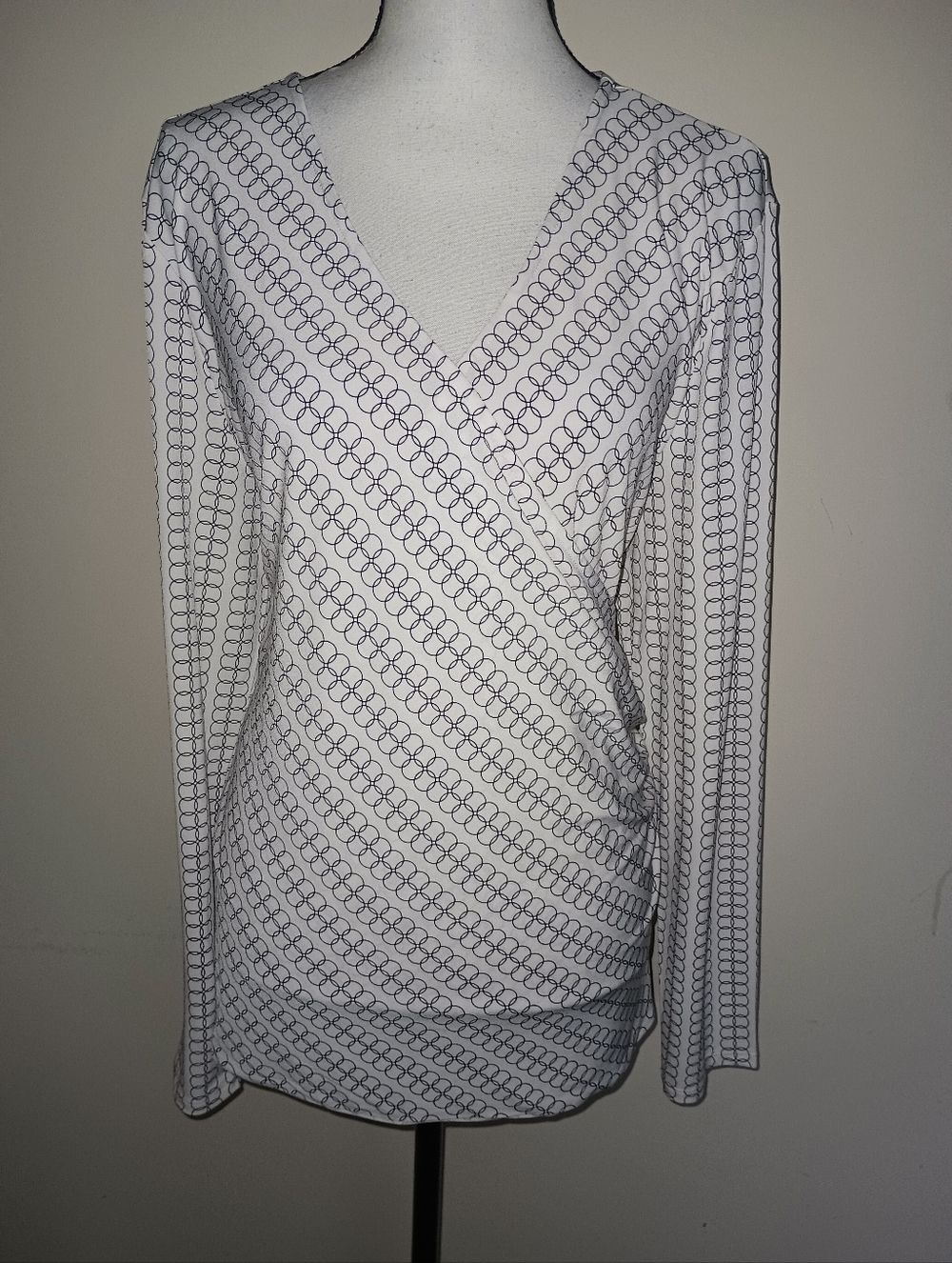 Ann Taylor Factory White Blouse with Navy Chain-Link Print